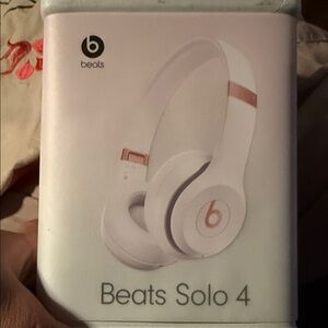 Beats by Dre Solo 4 White and Rose Gold Headphones